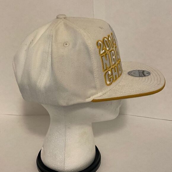 Adidas San Antonio Spurs 2014 NBA Champions SnapBack Hat With Original Sticker - Picture 4 of 7